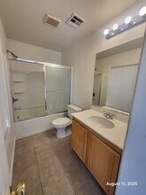 7224 Dry Lake Ct in Las Vegas, NV - Building Photo - Building Photo