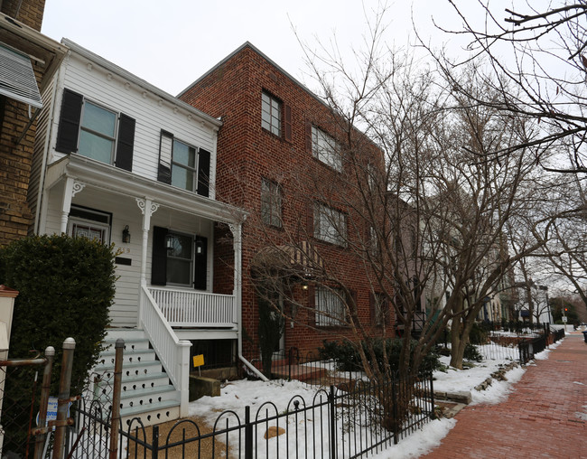 317 11th St NE in Washington, DC - Building Photo - Building Photo