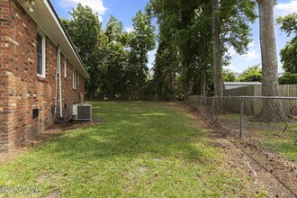 4017 Gum Branch Rd in Jacksonville, NC - Building Photo - Building Photo