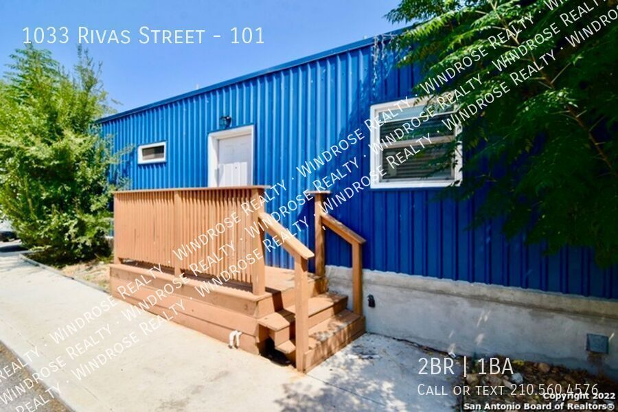 1033 Rivas St in San Antonio, TX - Building Photo