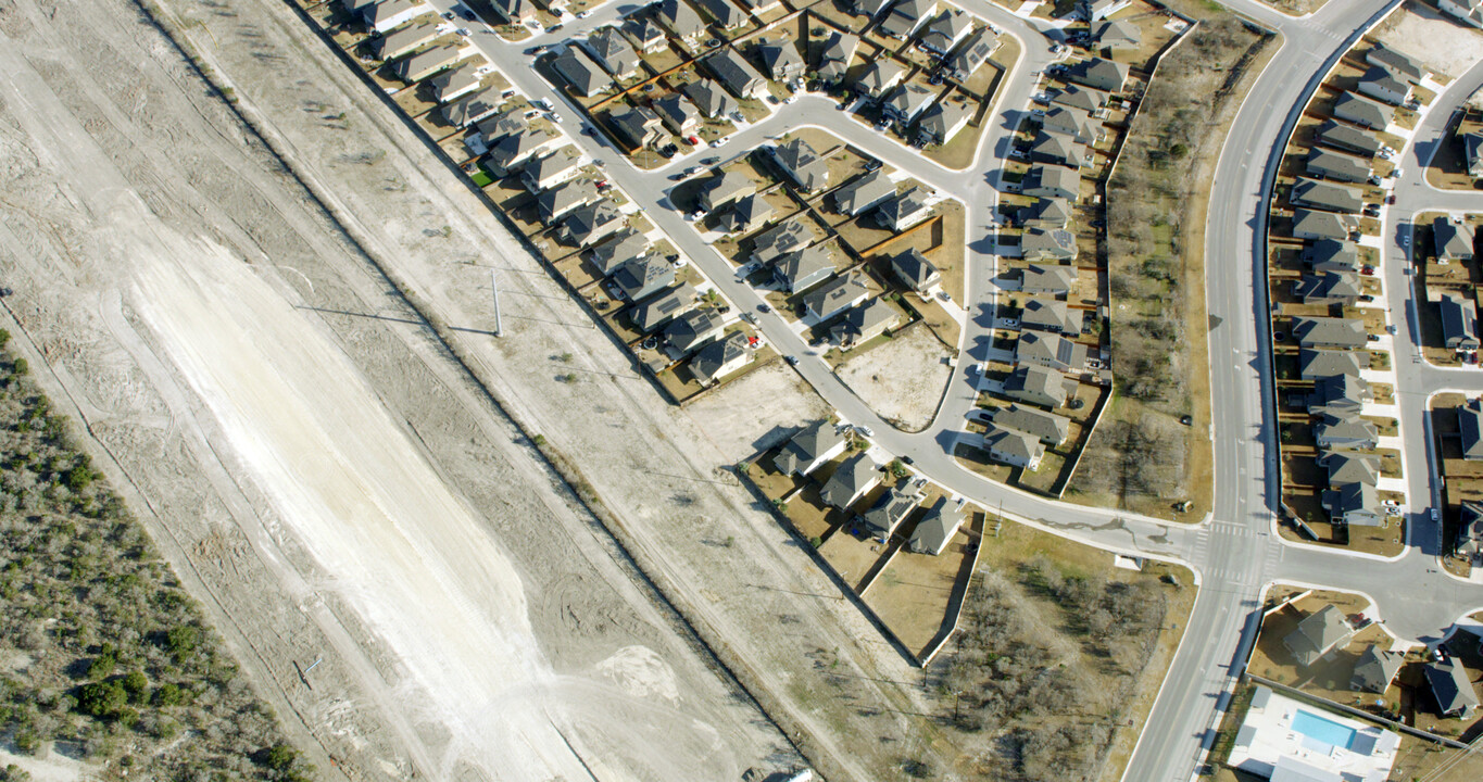 Hunter's Ranch east in San Antonio, TX - Building Photo