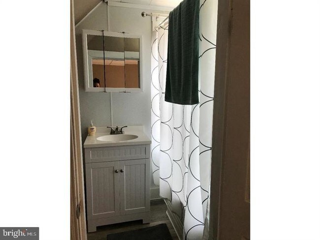 176 Madison Ave-Unit -176-3 in Mount Holly, NJ - Building Photo - Building Photo