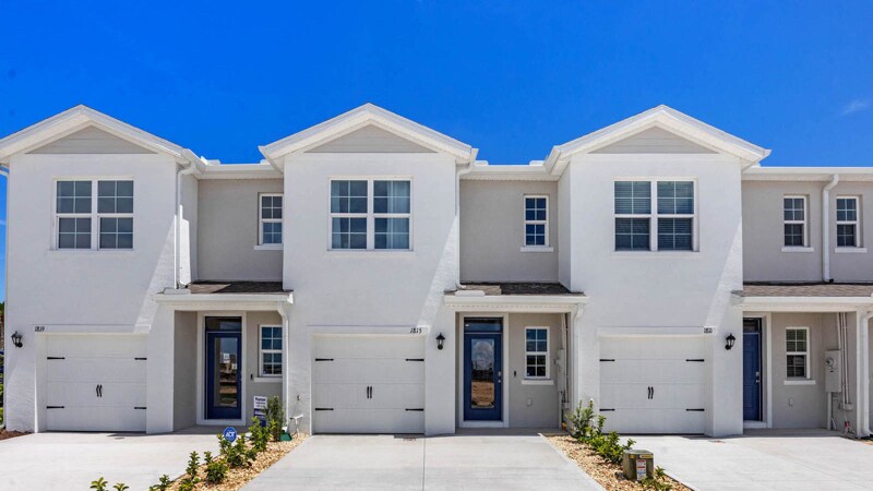 1908 Tamarack Pass in Davenport, FL - Building Photo