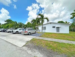 6201 Taylor St in Hollywood, FL - Building Photo - Building Photo