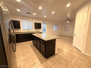 123 Volans Ave in Las Vegas, NV - Building Photo - Building Photo