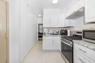 523 Adams St in Hoboken, NJ - Building Photo - Building Photo