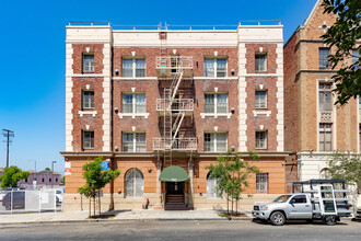 Lee Manor Apartments in Los Angeles, CA - Building Photo - Primary Photo