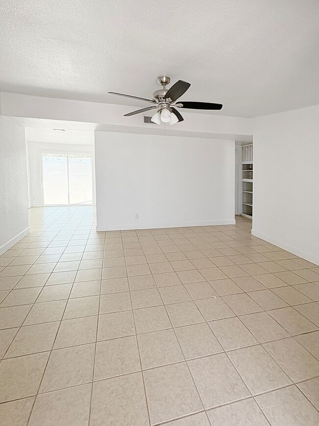 1405 W Princess Jeanne Dr in Hobbs, NM - Building Photo - Building Photo