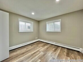 226 Parker Hill Ave, Unit 2 in Roxbury Crossing, MA - Building Photo - Building Photo