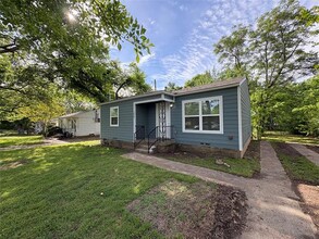 206 W Sliger Dr in Duncanville, TX - Foto de edificio - Building Photo