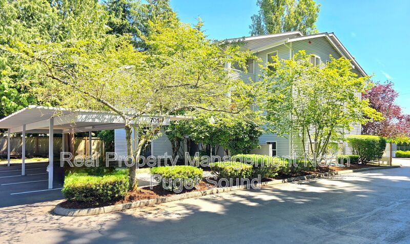 7017 210th St SW in Lynnwood, WA - Building Photo
