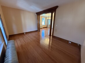 5 Farmington Ave-Unit -2 in Waterbury, CT - Building Photo - Building Photo