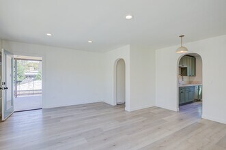 12349 Riverside Dr, Unit 12349 in Valley Village, CA - Building Photo - Building Photo