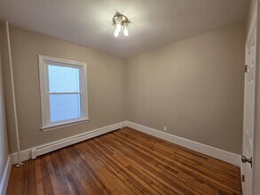 2 Louisbourg Pl in Providence, RI - Building Photo - Building Photo