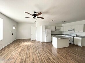 115 Market St-Unit -A in Hertford, NC - Building Photo - Building Photo