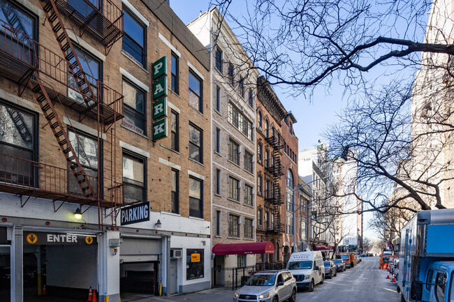 The Columbia House in New York, NY - Foto de edificio - Building Photo