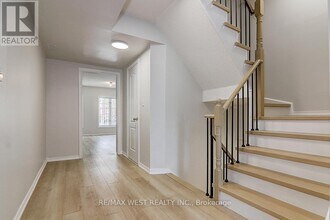 20 Azzarello Ln in Toronto, ON - Building Photo - Building Photo