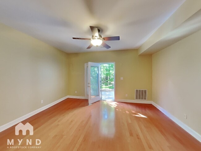 104 Carved Oak Dr in Durham, NC - Building Photo - Building Photo