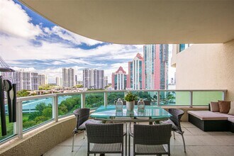 3340 NE 190th St, Unit 605 in Miami, FL - Building Photo - Building Photo