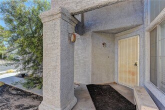 6568 Lemitar Dr in Las Vegas, NV - Building Photo - Building Photo