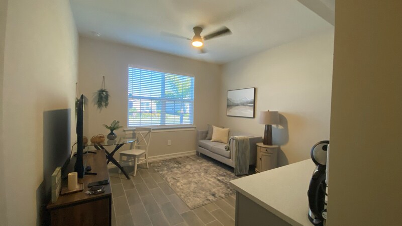 16068 Crofton Spgs Wy in Port Charlotte, FL - Building Photo