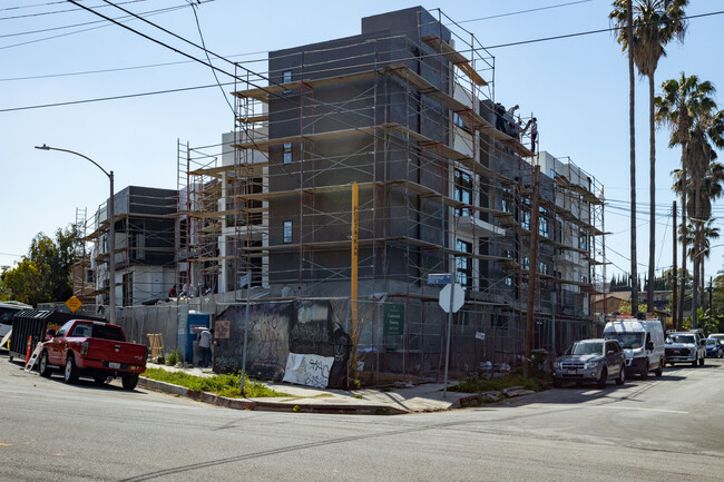 2828 London St in Los Angeles, CA - Building Photo - Building Photo