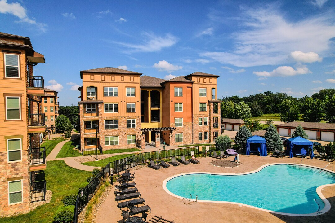 Watermark at Jordan Creek in West Des Moines, IA - Building Photo