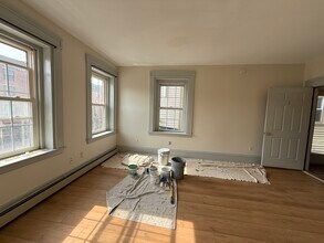 111 Water St, Unit 1 in Hallowell, ME - Building Photo - Building Photo