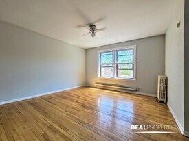 1050 W George St in Chicago, IL - Building Photo