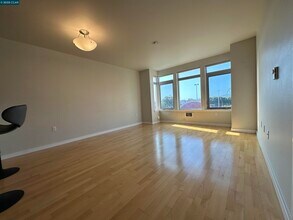 329 Bay St in San Francisco, CA - Building Photo - Building Photo