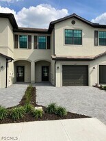 14113 Pine Lodge Ln in Ft. Myers, FL - Building Photo