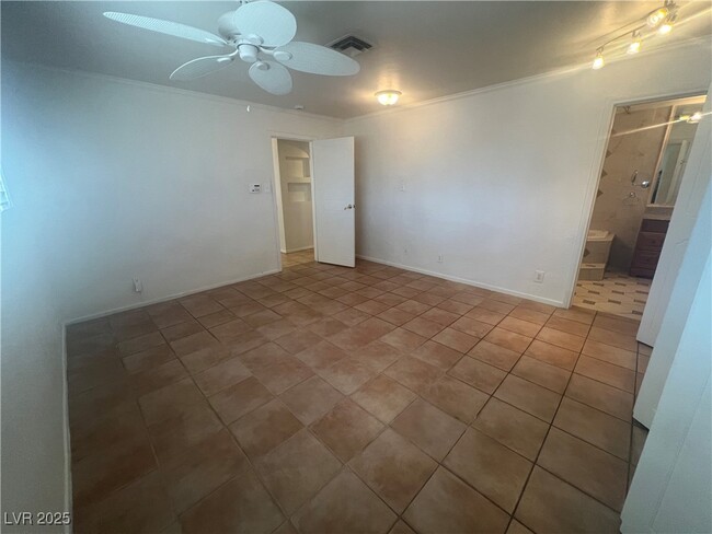 1650 Waldman Ave in Las Vegas, NV - Foto de edificio - Building Photo