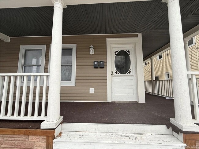 144 Jersey Ave, Unit 1 in Port Jervis, NY - Foto de edificio - Building Photo