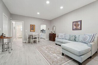 326 Harrison St, Unit 103A in Hollywood, FL - Building Photo - Building Photo