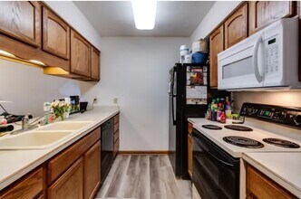 1121 Stonewood Xing, Unit #3 in Sun Prairie, WI - Building Photo - Building Photo