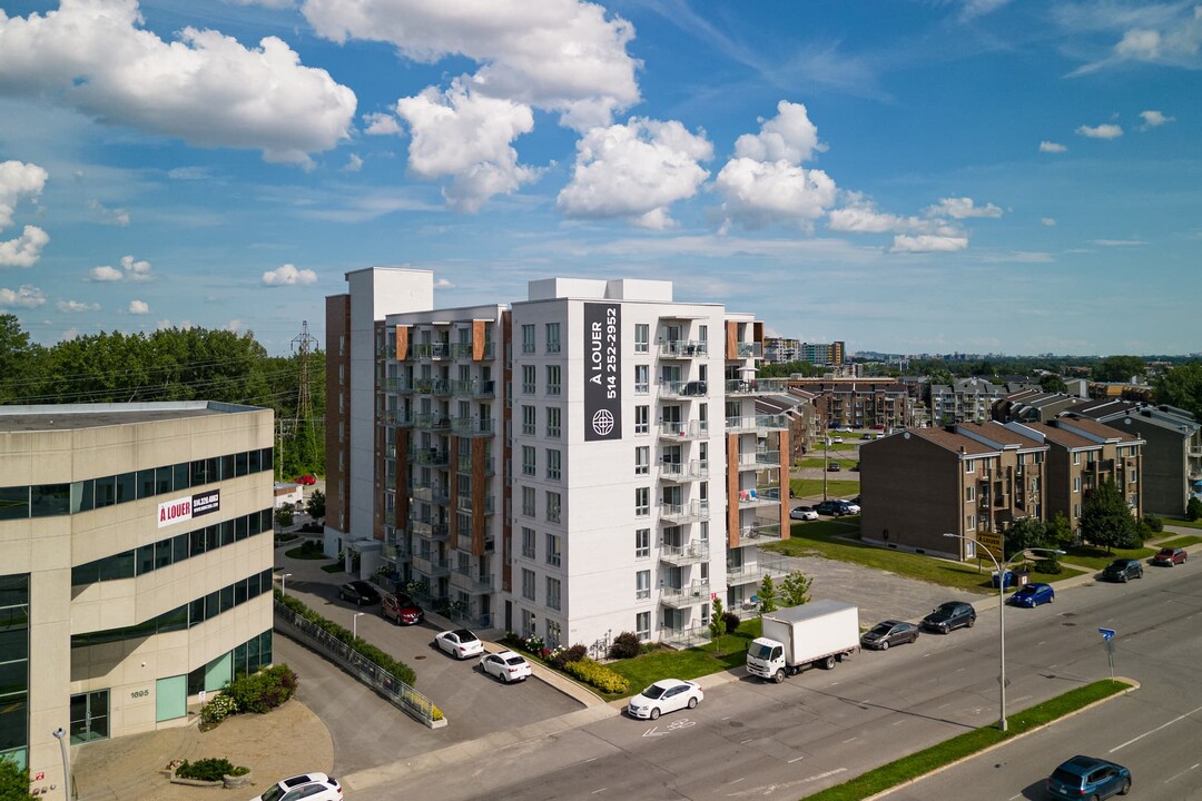 1555 Boul. Laval in Laval, QC - Building Photo