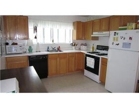 104 Arlington Ct in Bardonia, NY - Building Photo - Building Photo