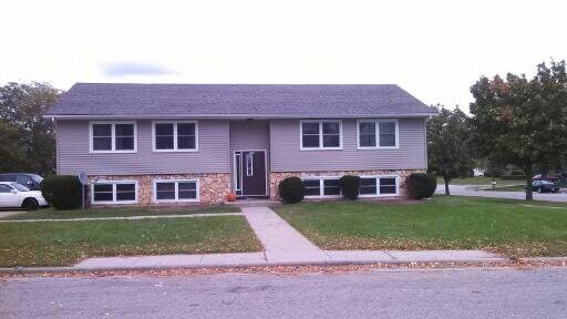 1445-1449 Lakeview Dr in Fort Atkinson, WI - Foto de edificio - Building Photo