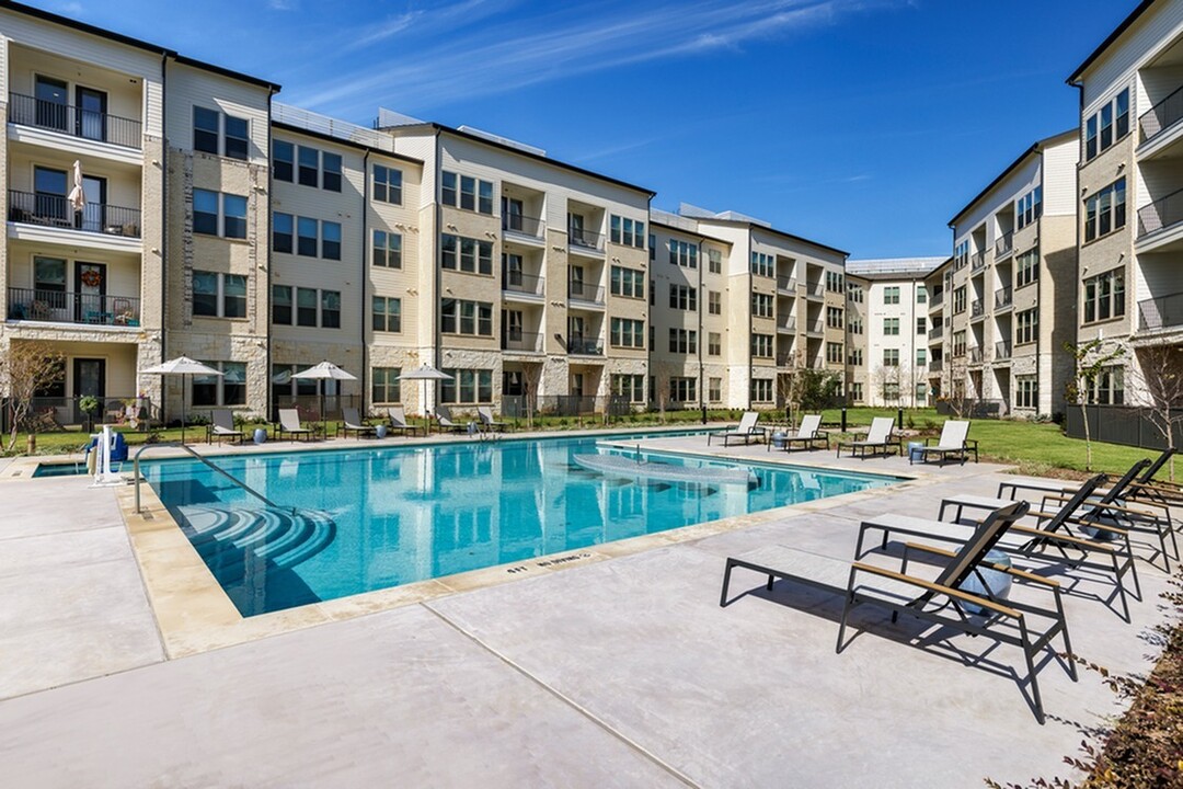 Album Mansfield 55+ Active Adult Apartment Homes in Mansfield, TX - Foto de edificio