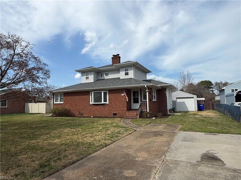 5916 Lathan Rd in Norfolk, VA - Building Photo