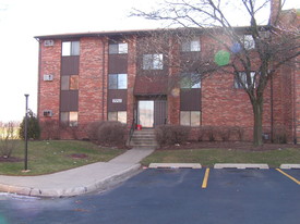 7711 S Woodward Ave Apartamentos