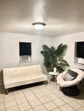 279 NE Ark Pl in Lake City, FL - Building Photo - Building Photo