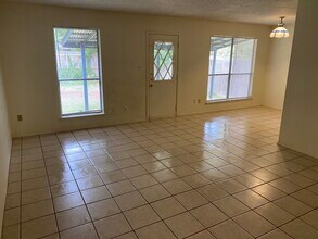 2027 Castle Gate Cir in San Marcos, TX - Building Photo - Building Photo