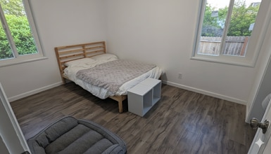 2092 Yale St, Unit 2092 in Palo Alto, CA - Building Photo - Building Photo