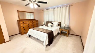 13601 SE 266th St in Kent, WA - Building Photo - Building Photo