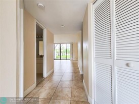 11525 Terra Bella Blvd in Plantation, FL - Foto de edificio - Building Photo