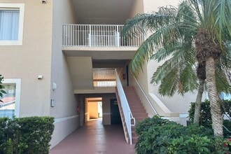 1610 N 42ND Cir in Vero Beach, FL - Building Photo - Building Photo