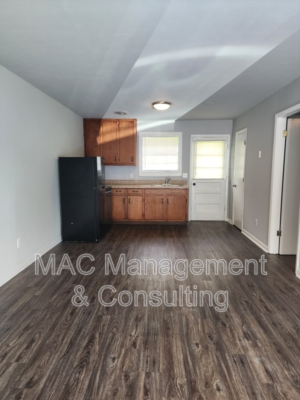 property at 1609 Texas Ave
