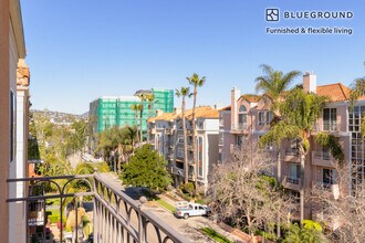 345 Cloverdale Ave in Los Angeles, CA - Building Photo - Building Photo
