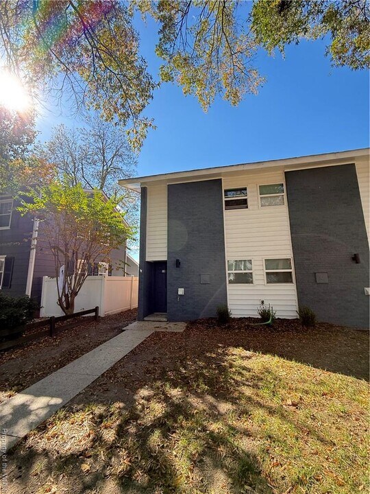 319 Main St in West Point, VA - Building Photo